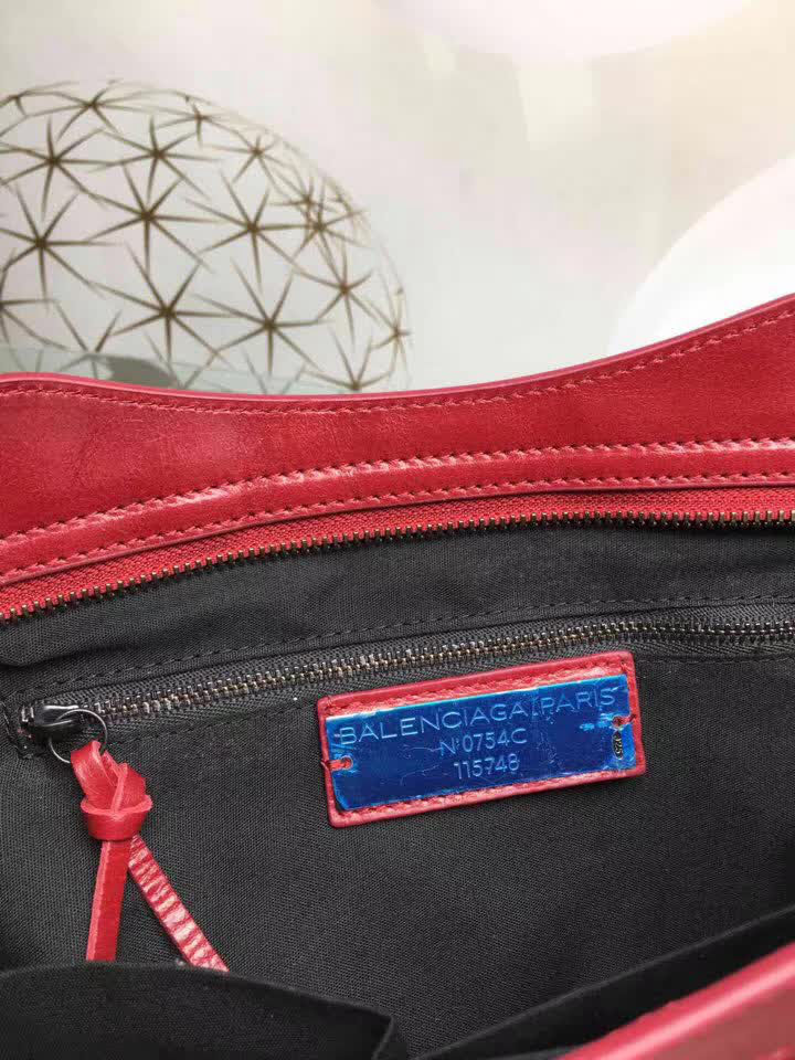 BALENCIAG巴黎世家 經典款 義大利進口原版油蠟頭層牛皮 古銅釘黑色 時尚百搭 手提肩背斜挎包  BL1310